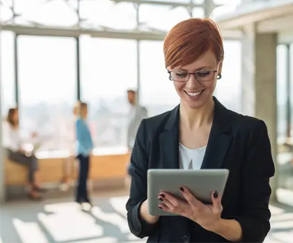 Businesswoman, Tablet, cloud, IT Services, Konica-Minolta, Integrated Document Technologies